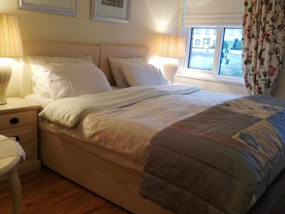 The Vee Guest Accommodation ウォーターフォード エクステリア 写真