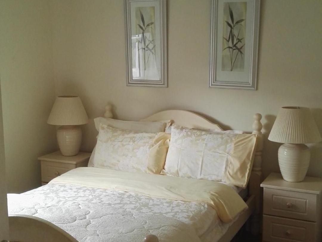The Vee Guest Accommodation ウォーターフォード エクステリア 写真