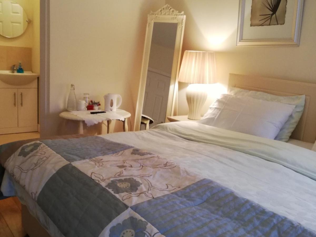The Vee Guest Accommodation ウォーターフォード エクステリア 写真