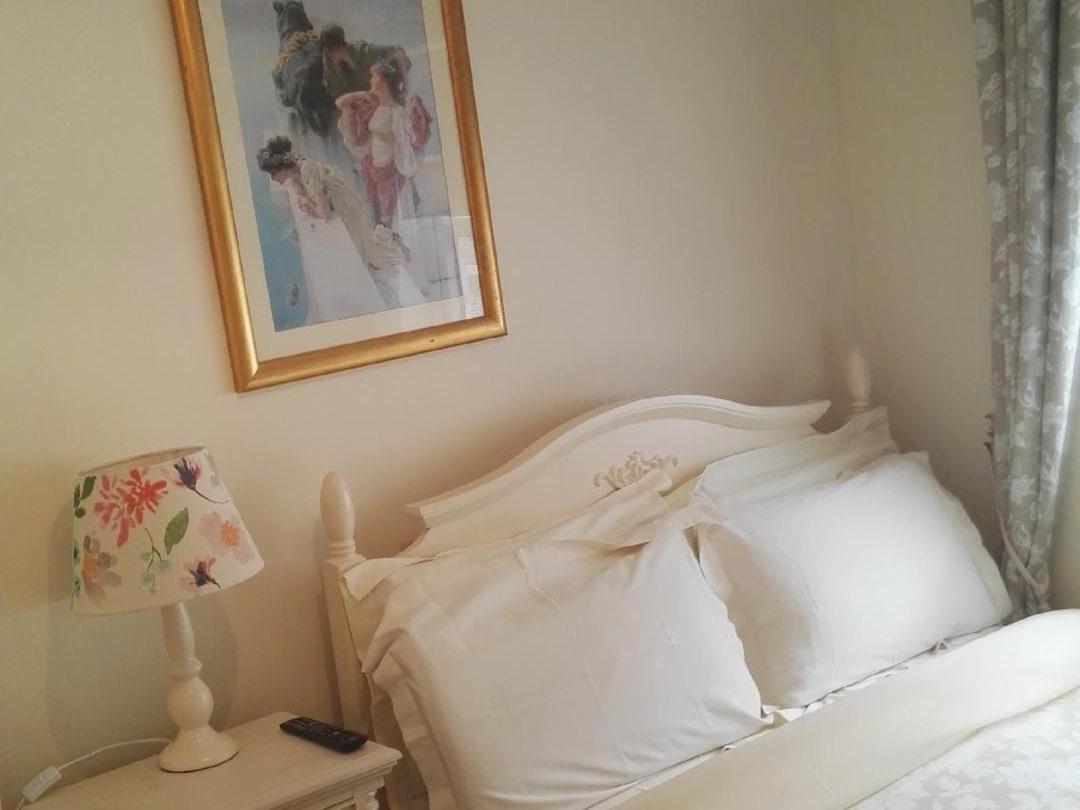 The Vee Guest Accommodation ウォーターフォード エクステリア 写真